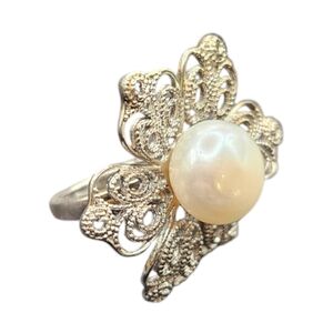 Pearl Ring